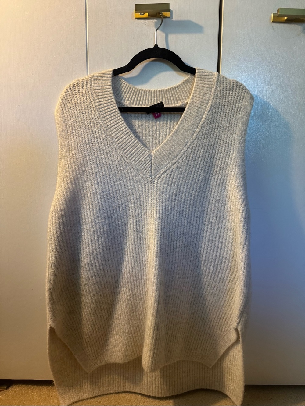 Vince Camuto Cream V-Neck Sleeveless Sweater Vest